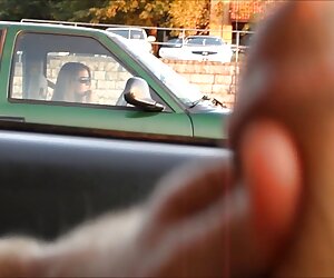 Sandalyede yalnız taze seks konusmali yüzlü anal sürtük