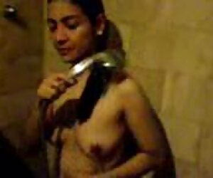 Genç Hint turkce konuşmali sex striptizci